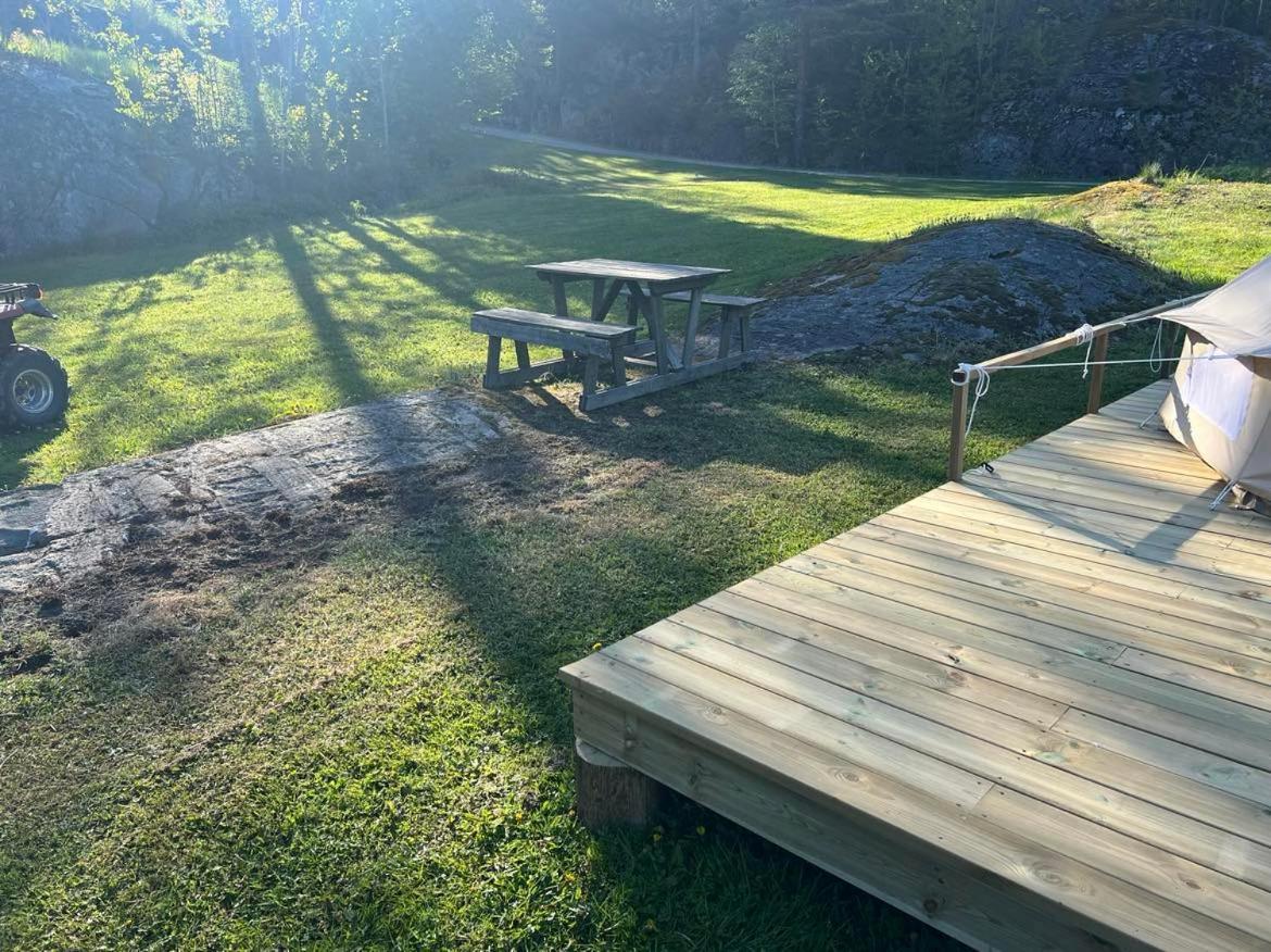 Hommen Gard Glamping Hotel Risor Exterior photo
